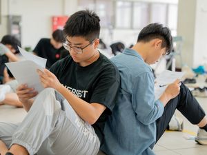 小鐵人們一同破解文本難題